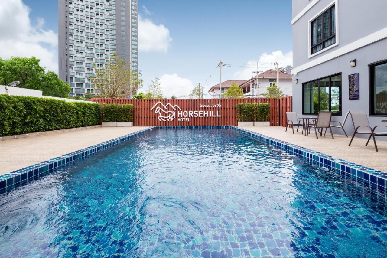 Horsehill Hotel Sriracha Si Racha Exteriör bild